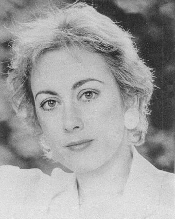 Paula Wilcox